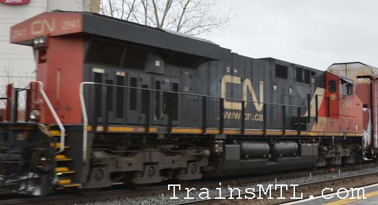 Locomotive CN2941 right side / coté droit